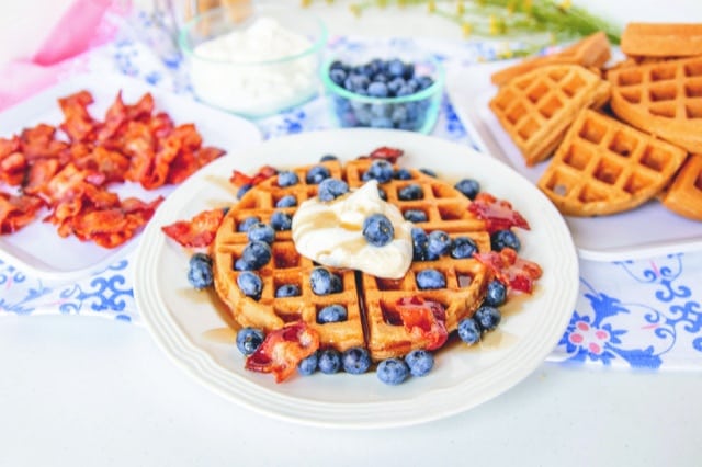 Easy Flourless Waffles!